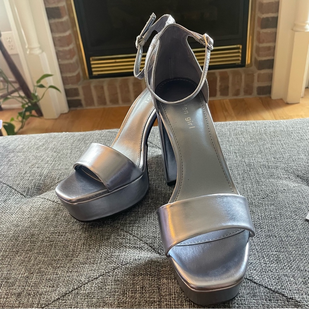 Madden Girl OMEGA Blue Ice Metallic Platform Shoes with Chunky Heel